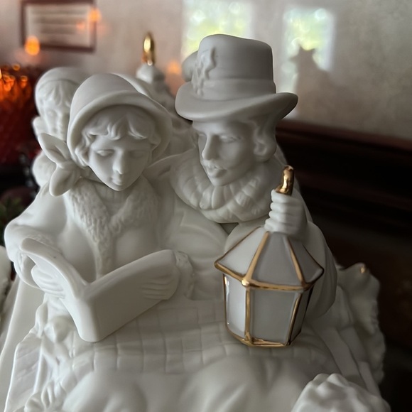 ❤️Vintage 1980’s Large Christmas 
Gold Trim Star Wreath Carolers Sleigh‼️FINAL - Picture 11 of 15